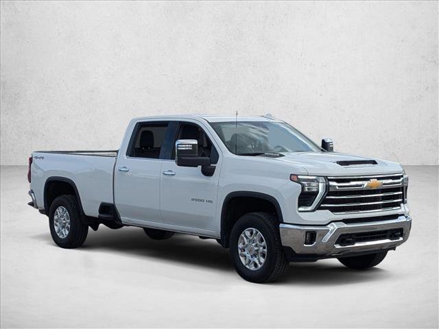 Used 2025 Chevrolet Silverado 2500 LTZ image 3