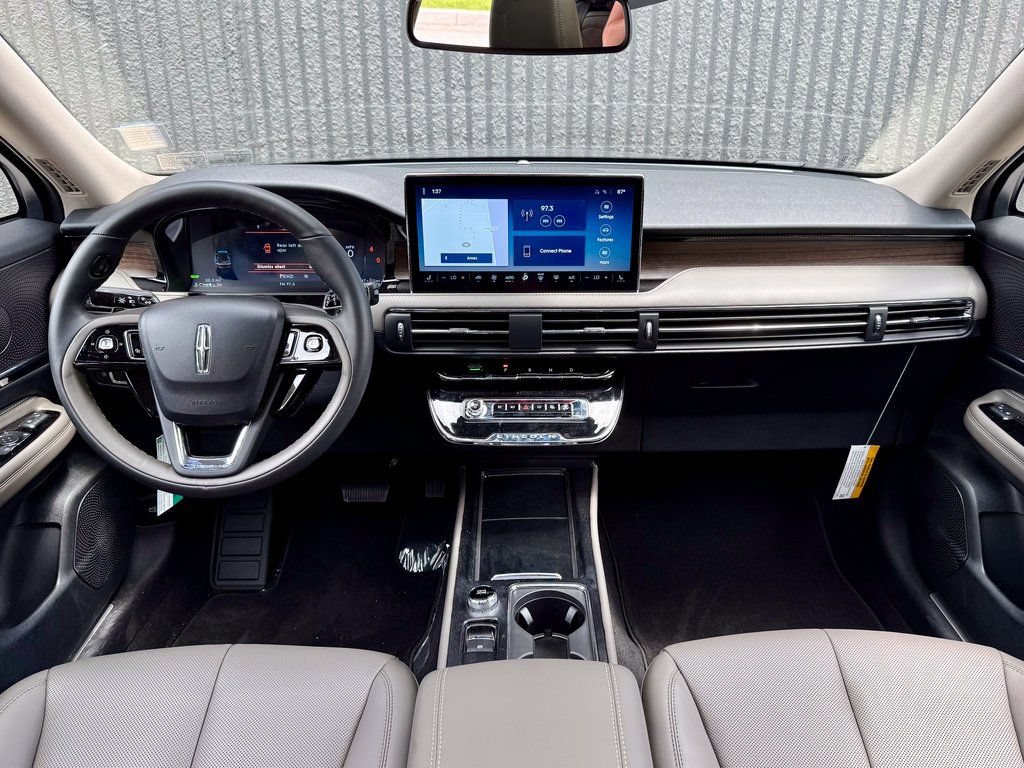 New 2025 Lincoln Corsair Grand Touring AWD/4WD image 35