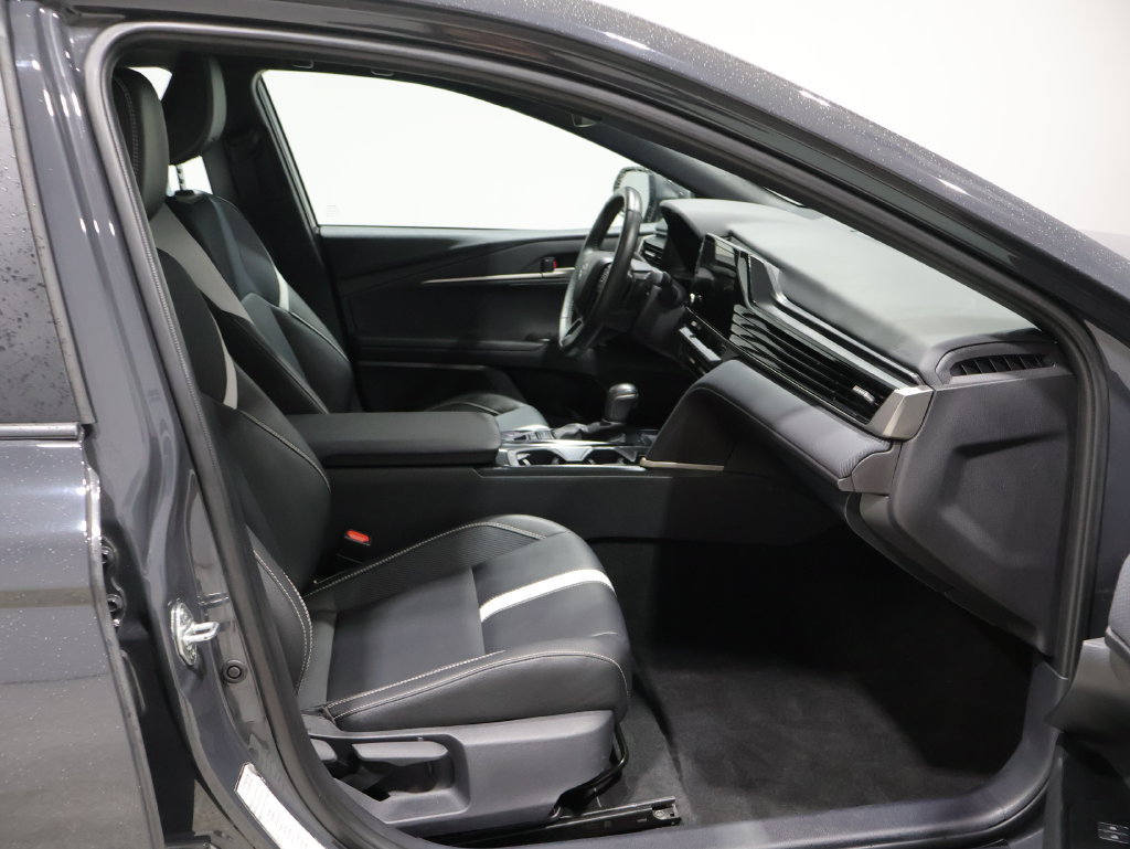 Used 2025 Toyota Camry SE FWD image 21