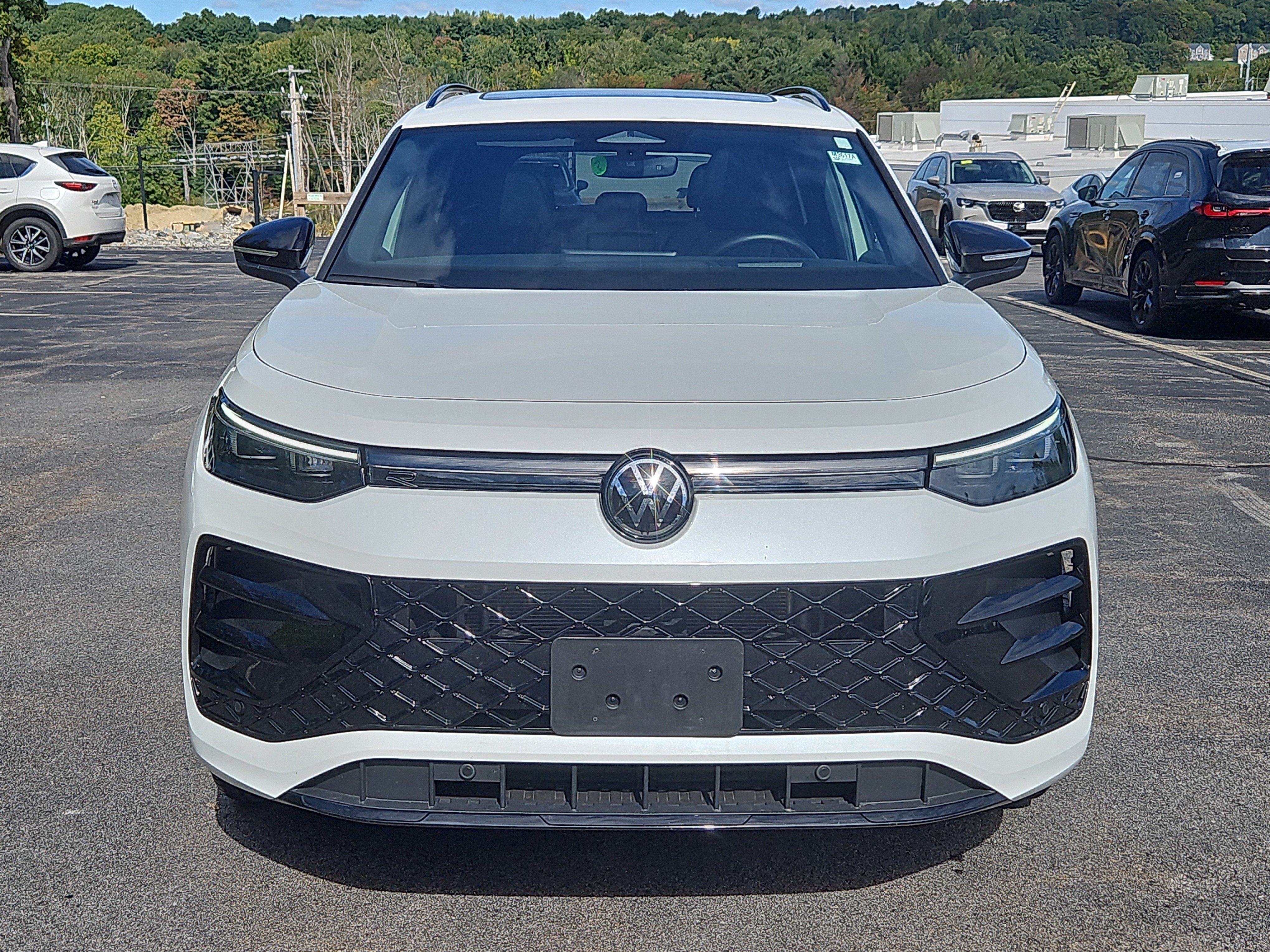 Used 2025 Volkswagen Tiguan SE R-Line AWD/4WD image 25