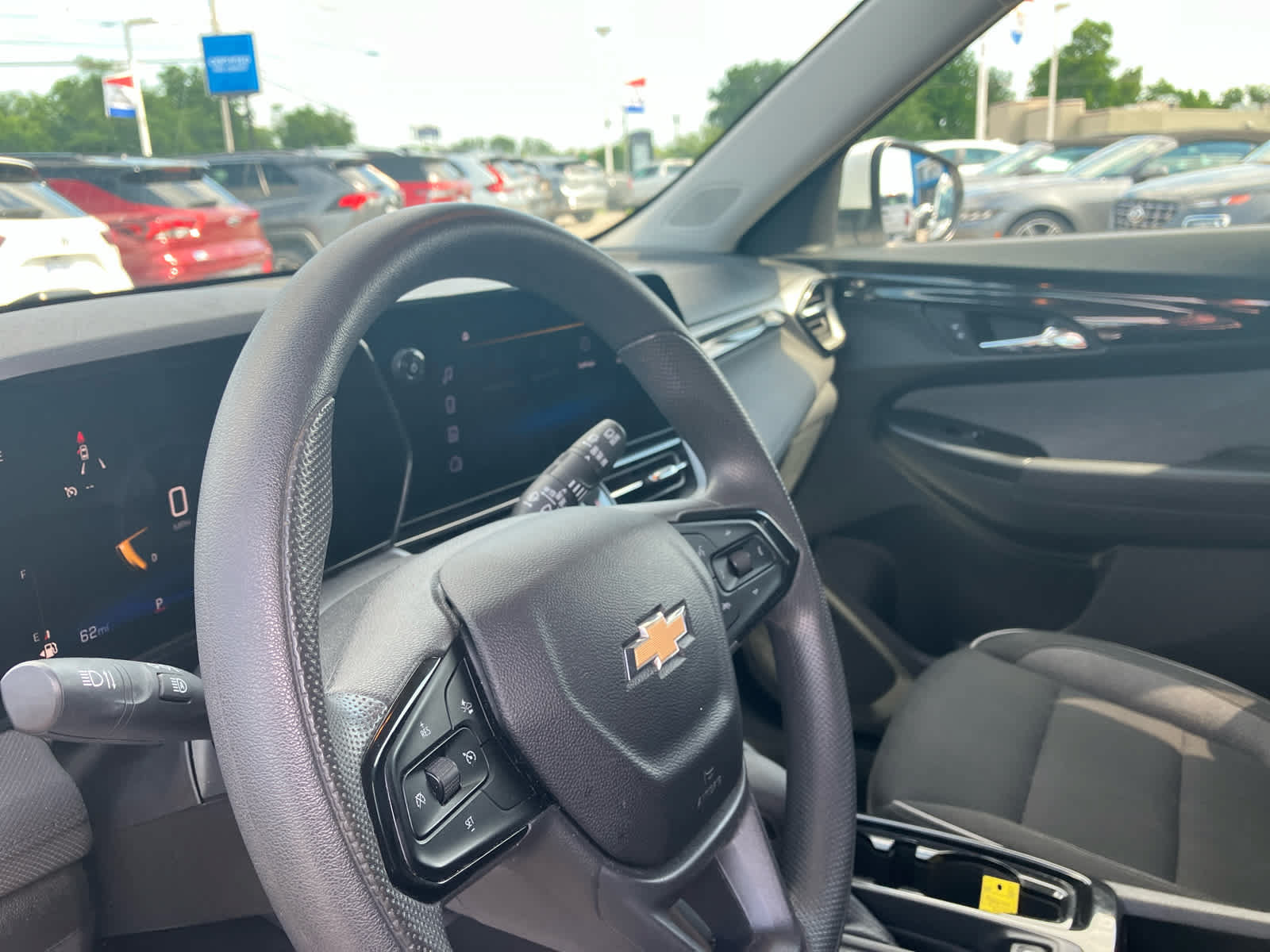Used 2025 Chevrolet TrailBlazer LT FWD image 9