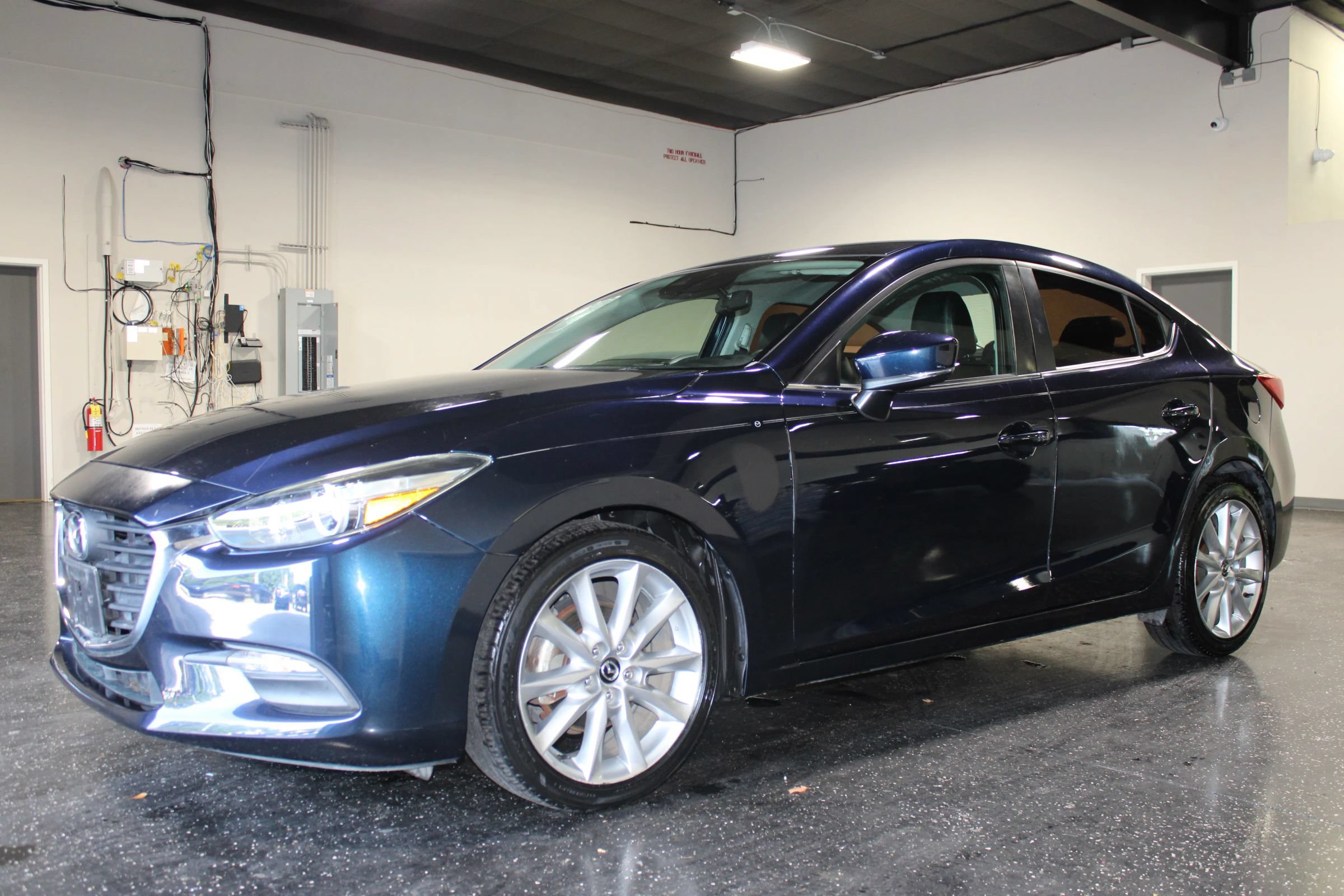 Used 2017 MAZDA MAZDA3 Touring FWD image 6