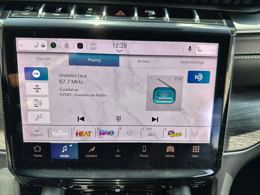 Used 2023 Jeep Grand Cherokee Limited w/ Trailer Tow Prep Group (B) AWD/4WD image 12