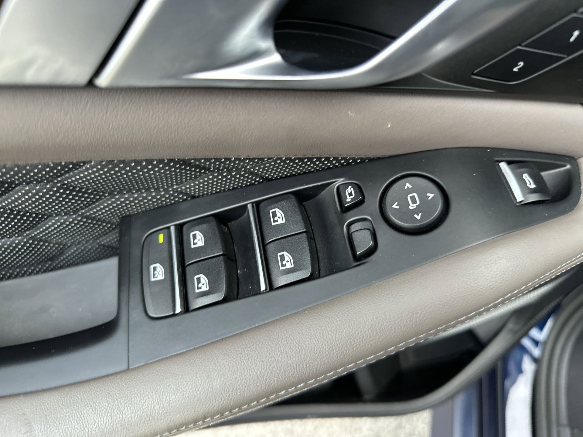 Used 2021 BMW X5 M w/ Executive Package image 15