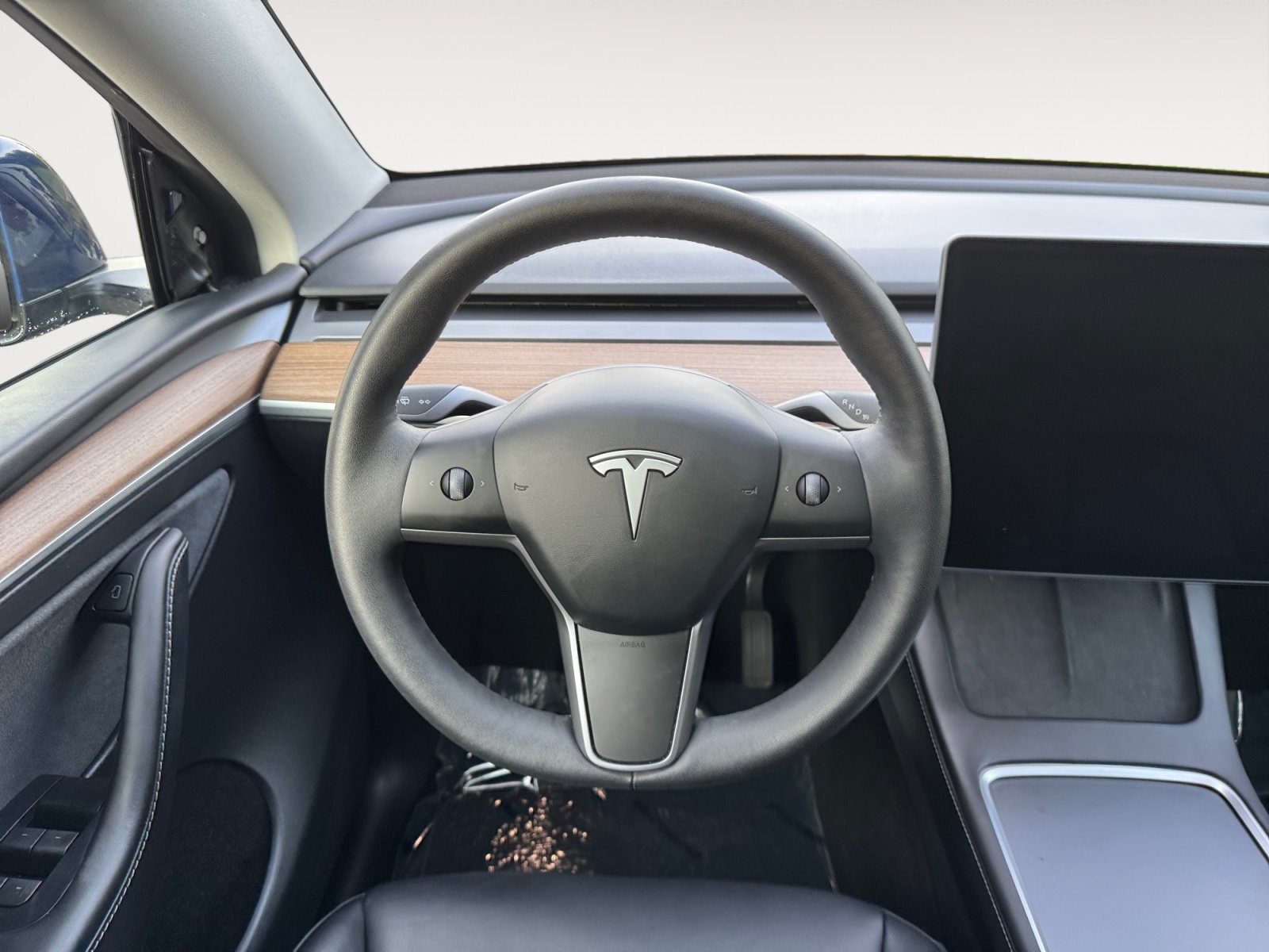 Used 2024 Tesla Model Y 2WD image 13