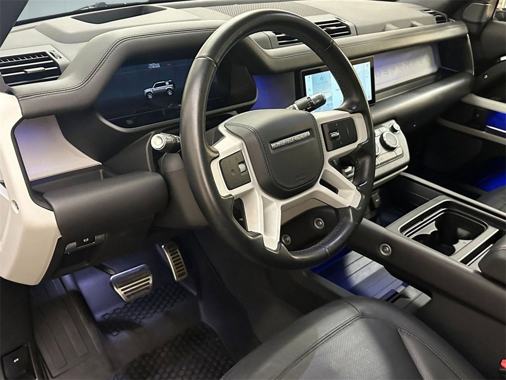 Used 2020 Land Rover Defender 110 First Edition image 4