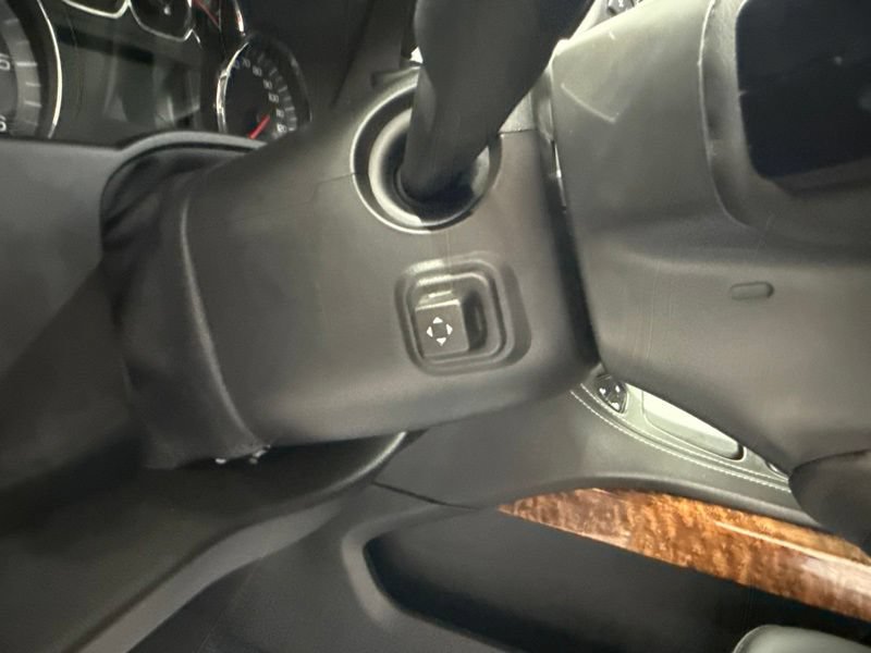 Used 2019 Chevrolet Suburban Premier AWD/4WD image 28