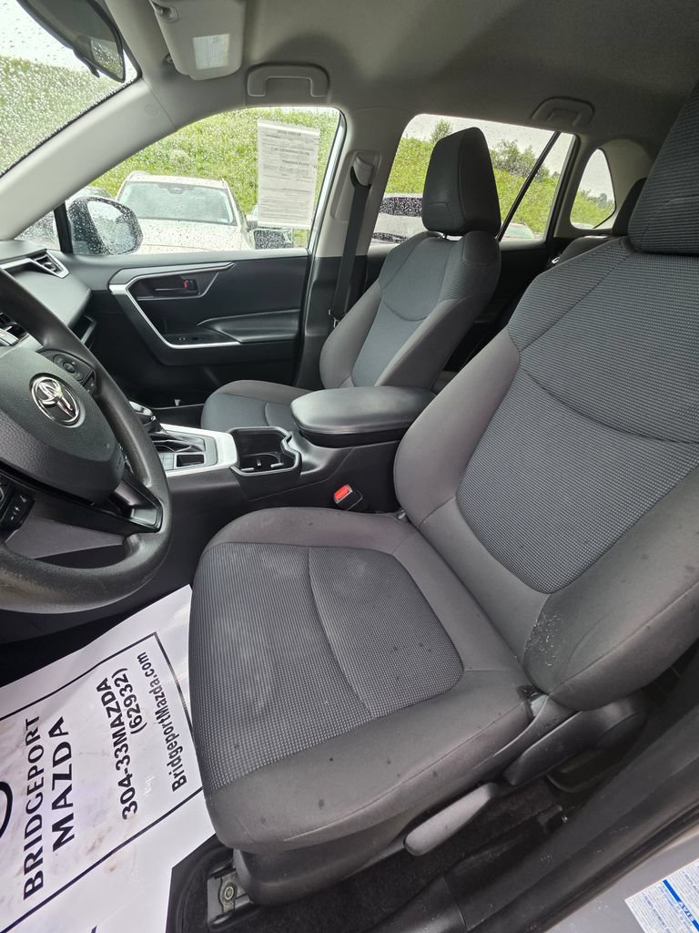 Used 2022 Toyota RAV4 LE AWD/4WD image 15