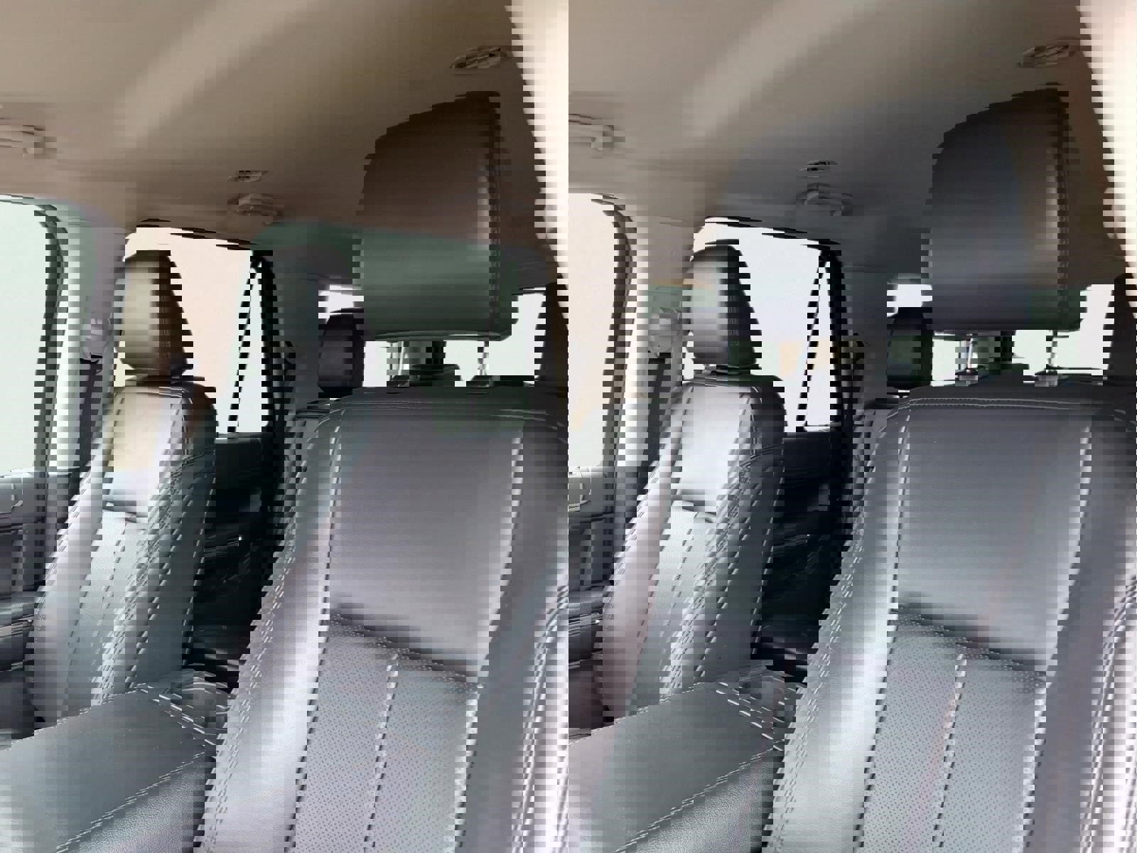 Used 2024 Ford Expedition XLT image 18