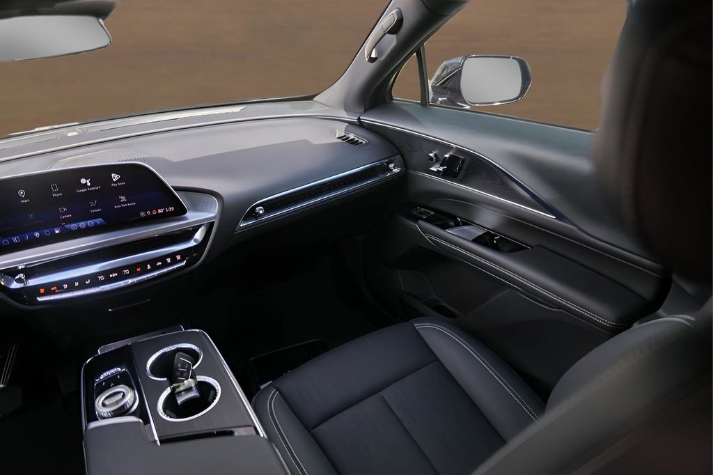 Certified 2024 Cadillac Lyriq Luxury image 25