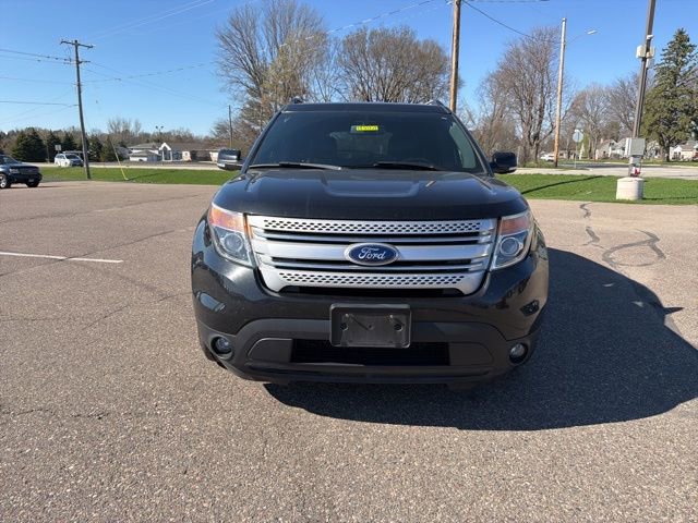 Used 2015 Ford Explorer XLT w/ Equipment Group 202A image 2