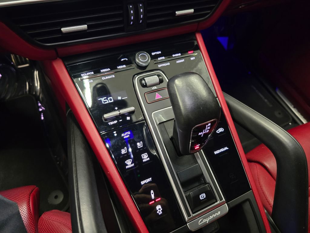 Used 2021 Porsche Cayenne S image 20