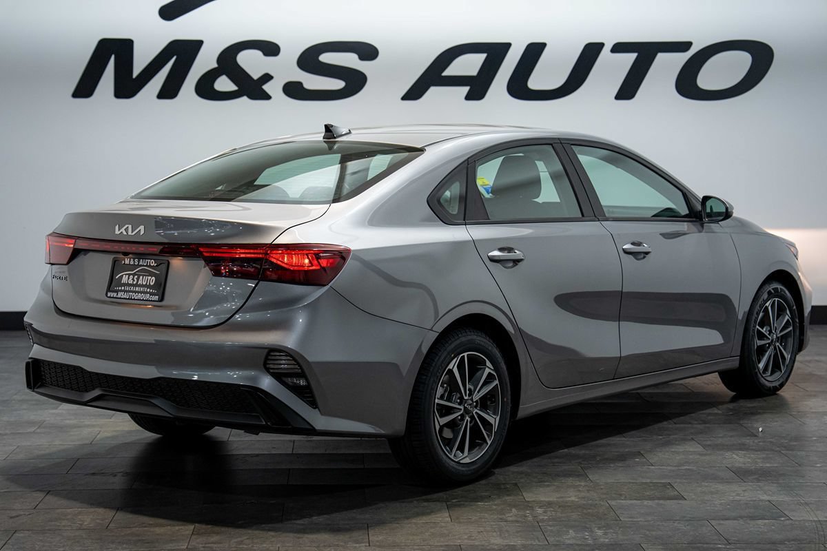 Used 2023 Kia Forte LXS FWD image 2