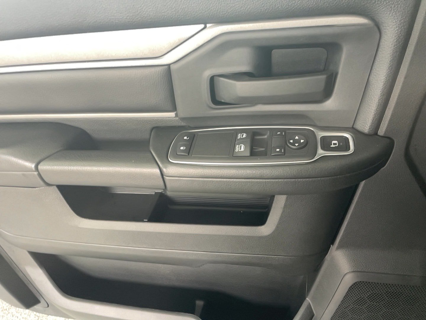 Used 2024 RAM 3500 Tradesman RWD image 17