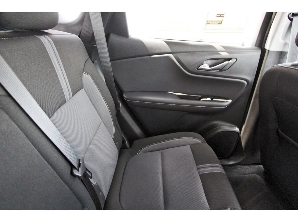 Used 2024 Chevrolet Blazer LT w/ Convenience Package FWD image 11