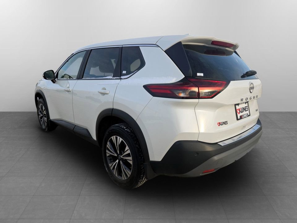 Used 2023 Nissan Rogue SV image 9