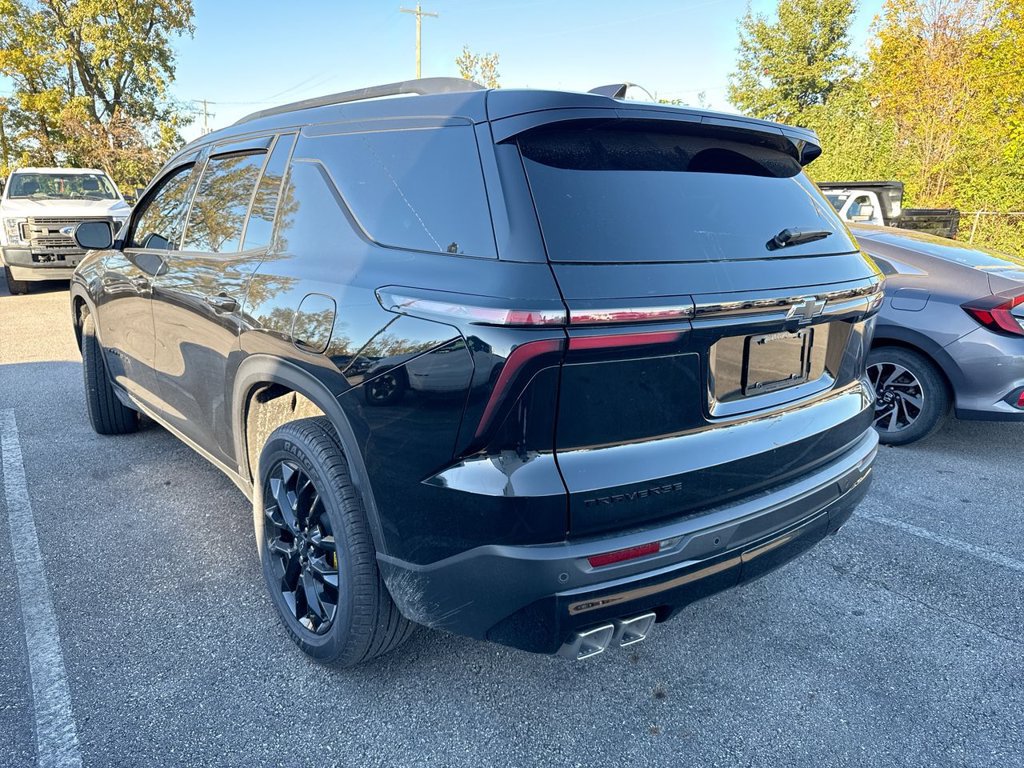 Used 2026 Chevrolet Traverse LT w/ Midnight/Sport Edition FWD image 3