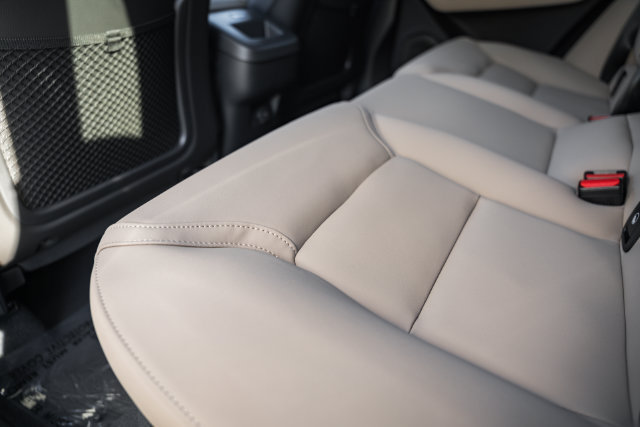 New 2027 Volvo XC60 B5 Plus AWD/4WD image 33