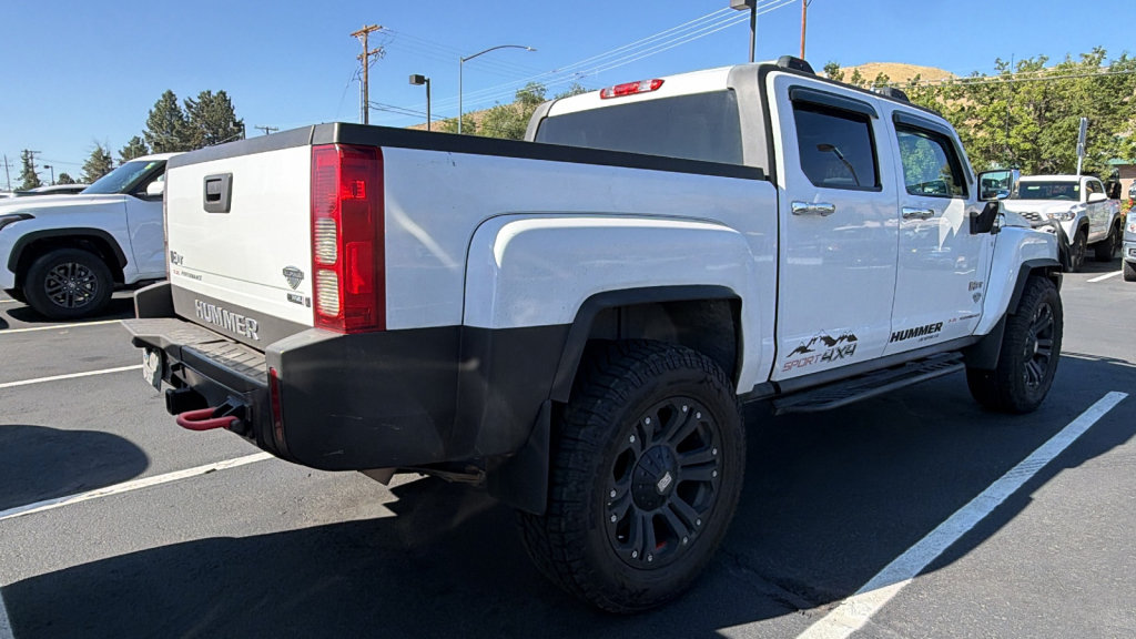 Used 2010 HUMMER H3T Alpha AWD/4WD image 2