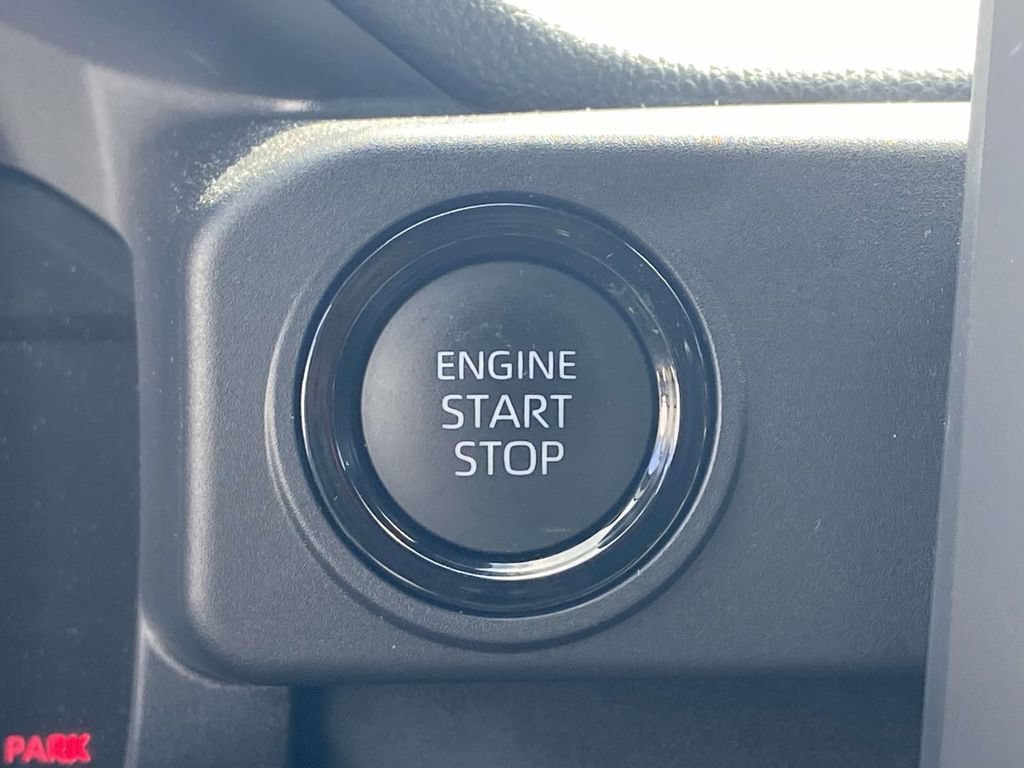 Used 2025 Toyota Tacoma SR5 AWD/4WD image 25