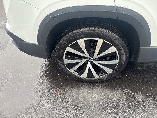 Used 2024 Volkswagen Taos SE image 49