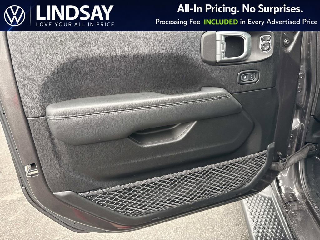 Used 2020 Jeep Wrangler Unlimited Sahara image 9