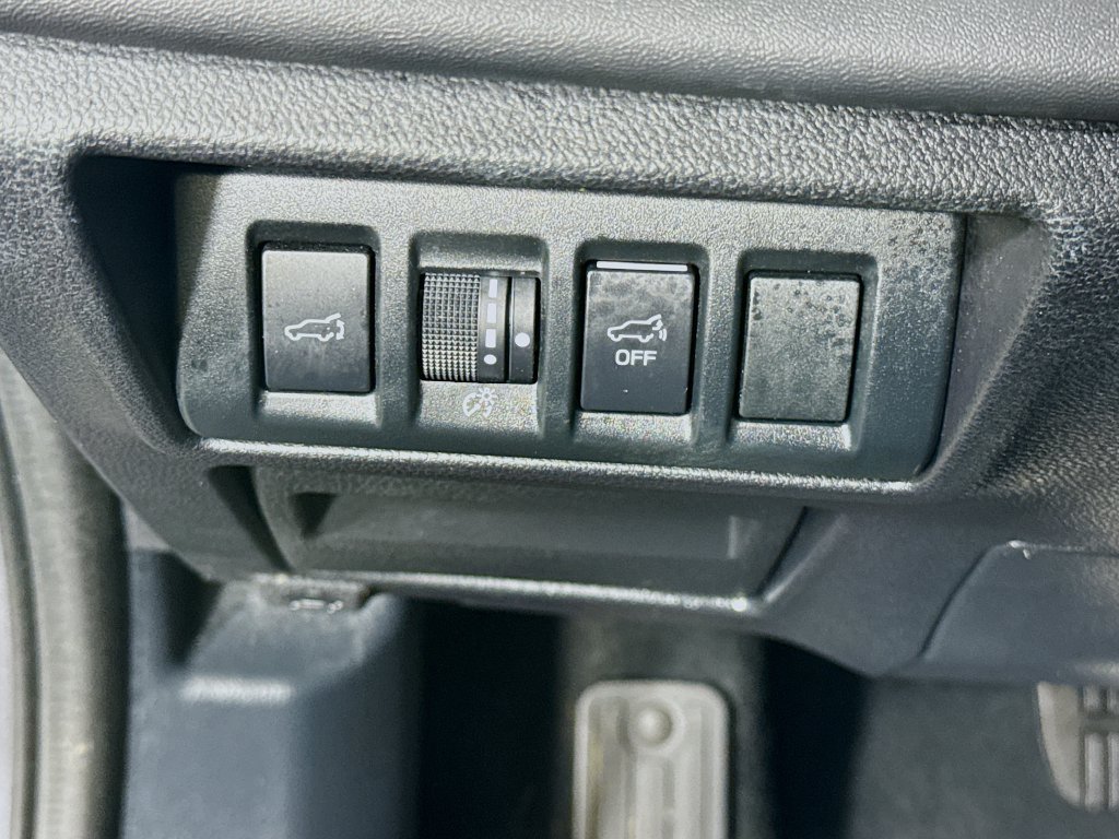 Used 2022 Subaru Outback Limited AWD/4WD image 21