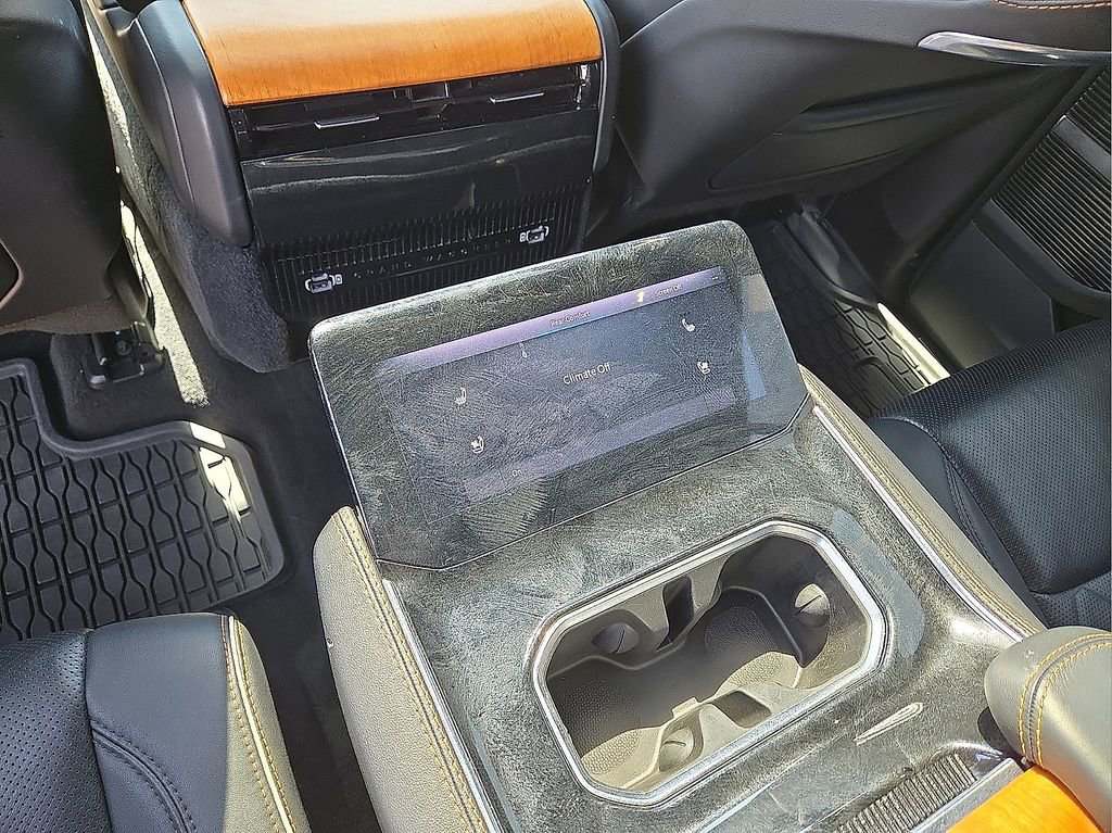 Used 2024 Jeep Grand Wagoneer L Series III image 17