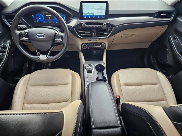 Used 2022 Ford Escape Titanium w/ Class II Trailer Tow Package image 18