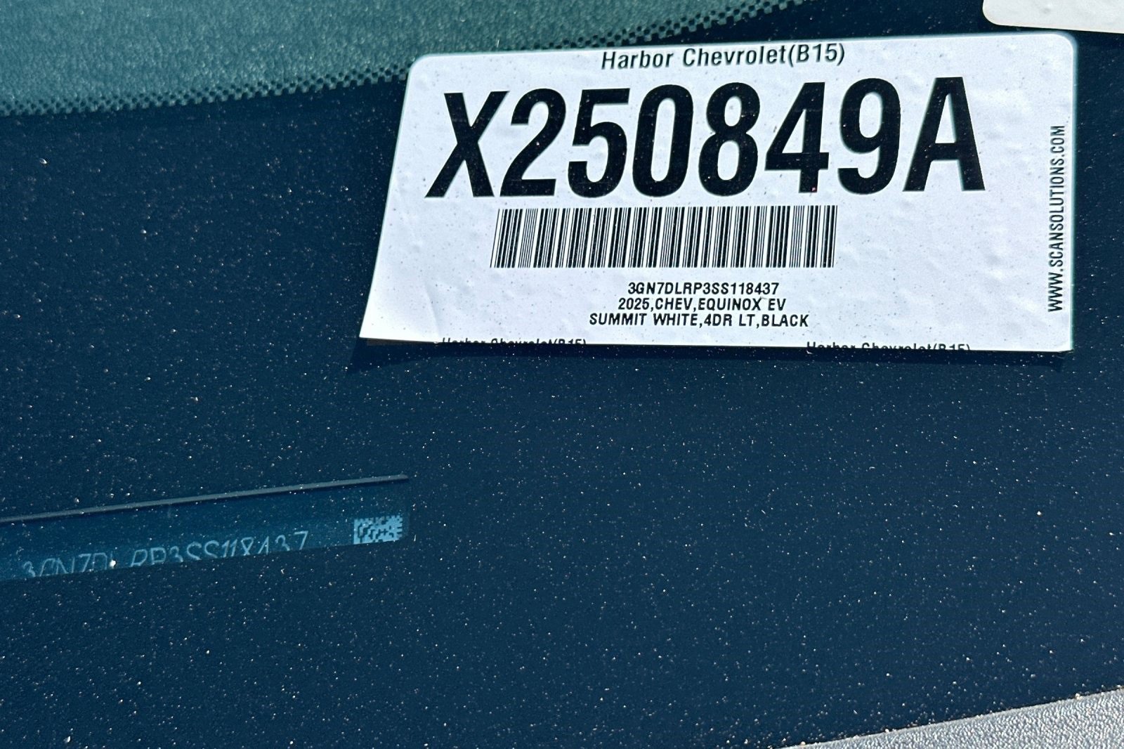 Used 2025 Chevrolet Equinox EV LT image 34