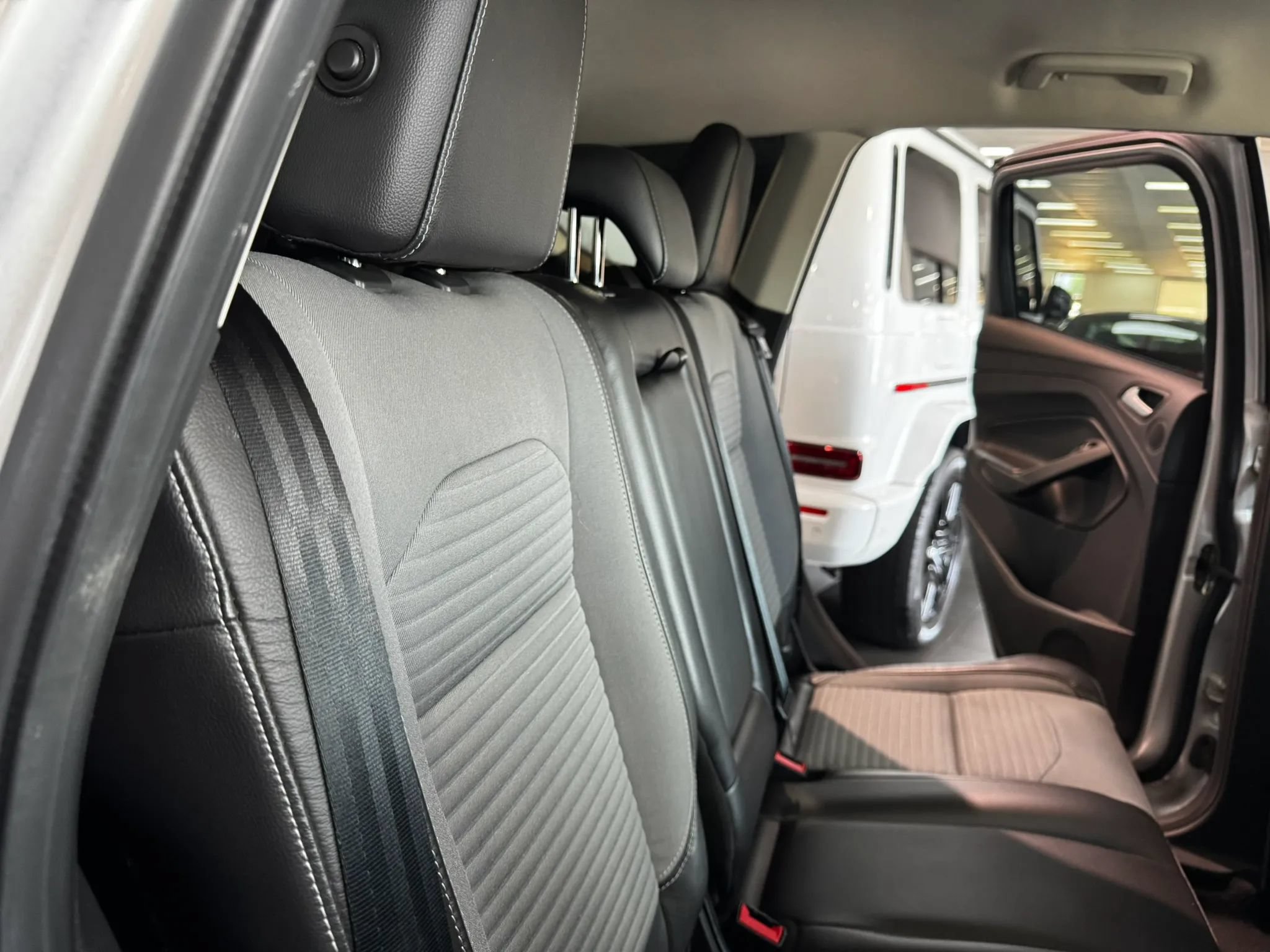 Used 2017 Ford Escape SE w/ Equipment Group 201A FWD image 14