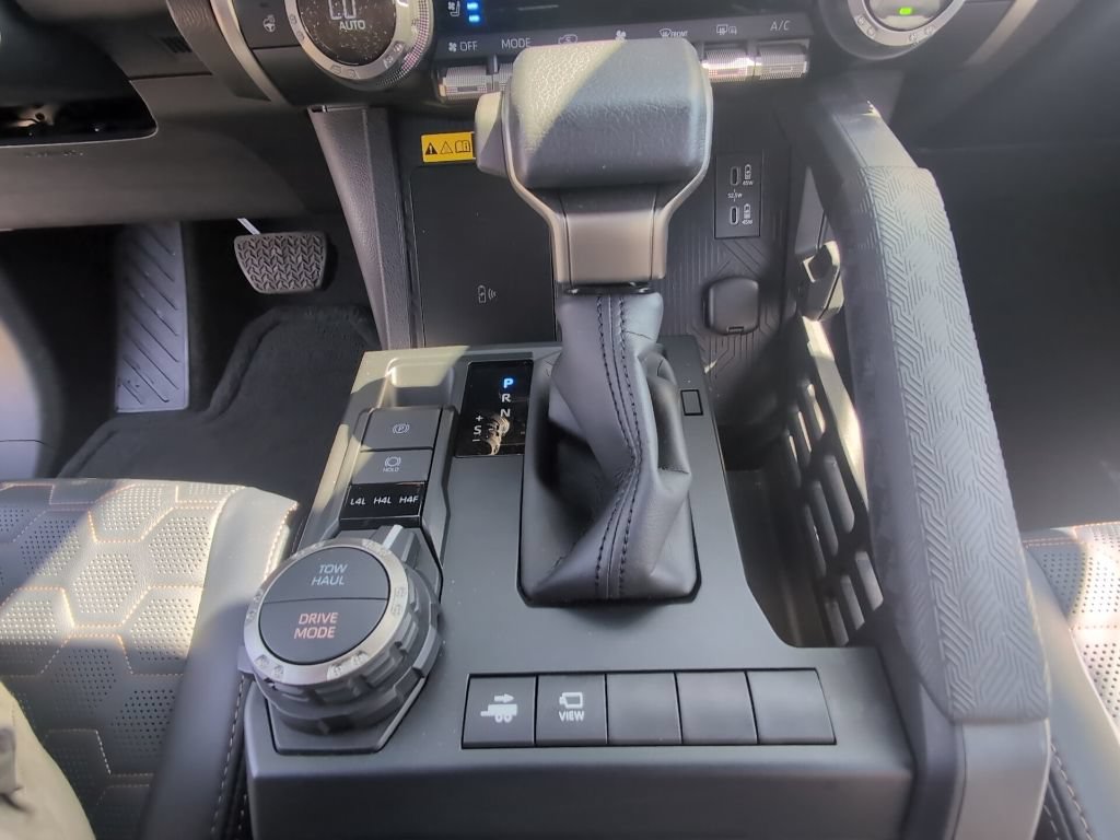 Used 2025 Toyota 4Runner Platinum AWD/4WD image 20