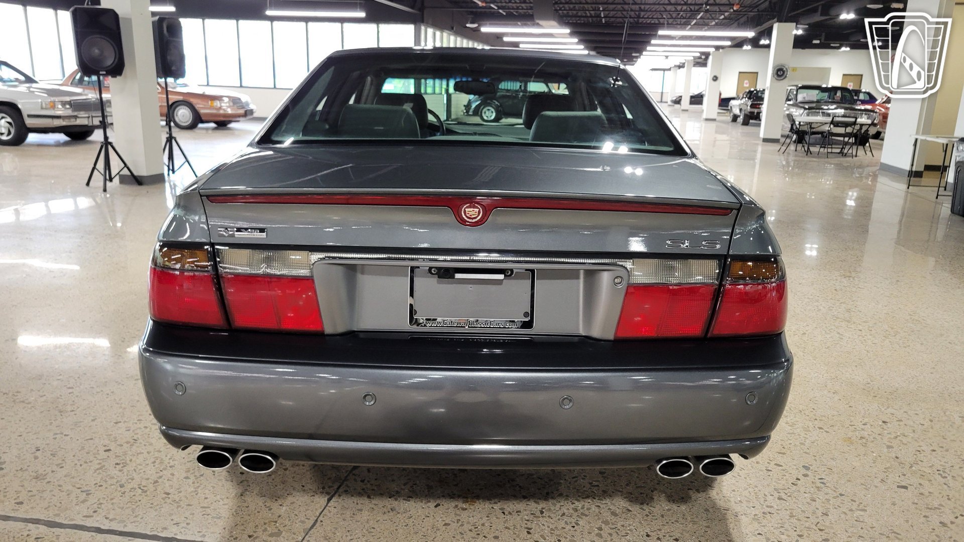 Used 2004 Cadillac Seville SLS w/ Preferred Equipment Group FWD image 3