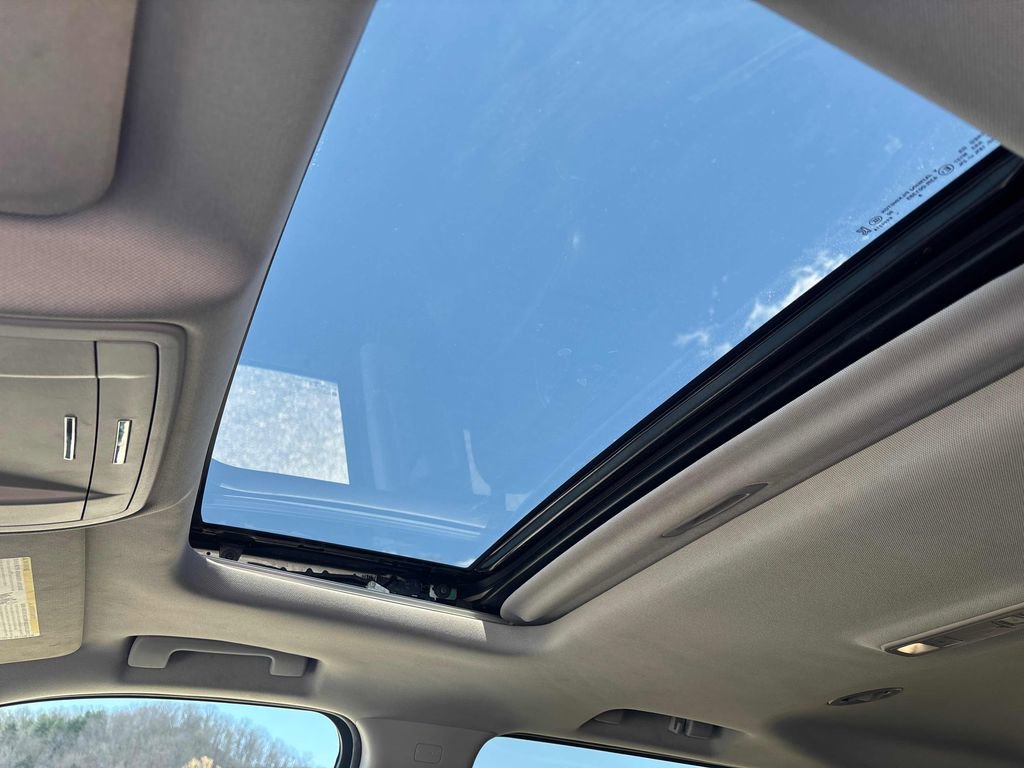 Used 2019 Chevrolet Suburban LT AWD/4WD image 21