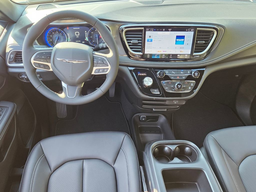 New 2026 Chrysler Pacifica Select image 8
