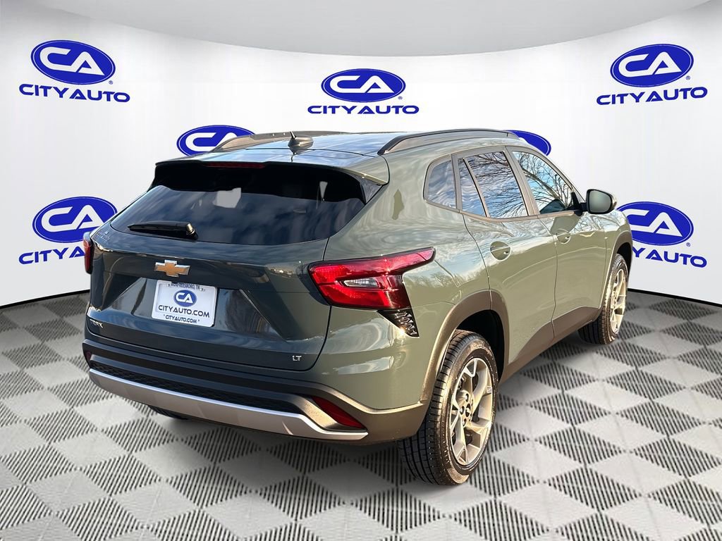 Used 2025 Chevrolet Trax LT image 3