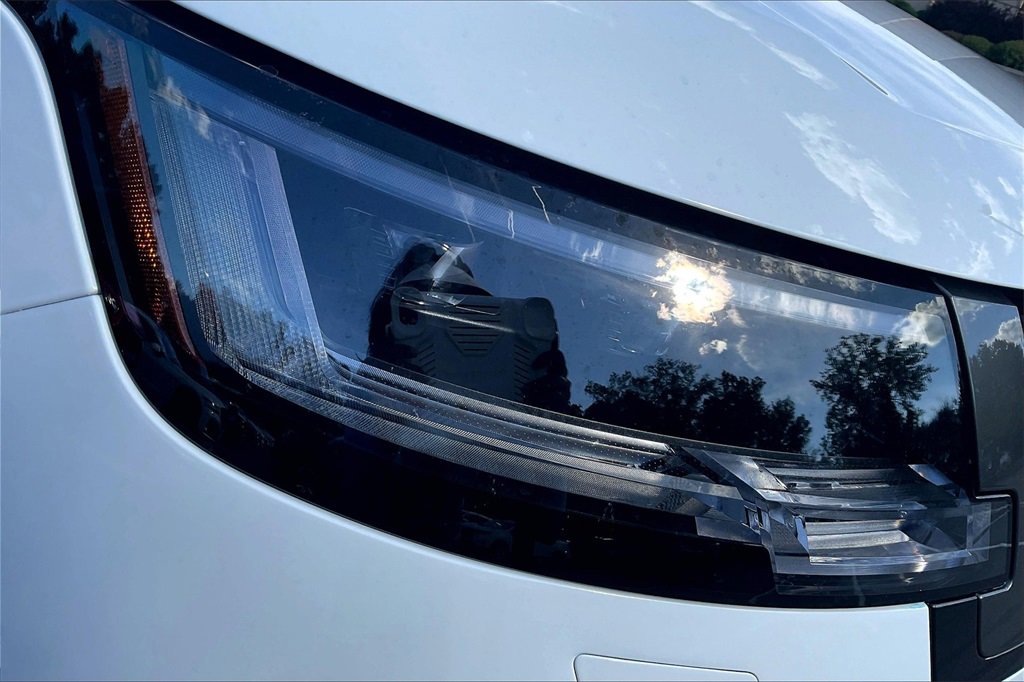 Used 2023 Land Rover Range Rover SE image 27