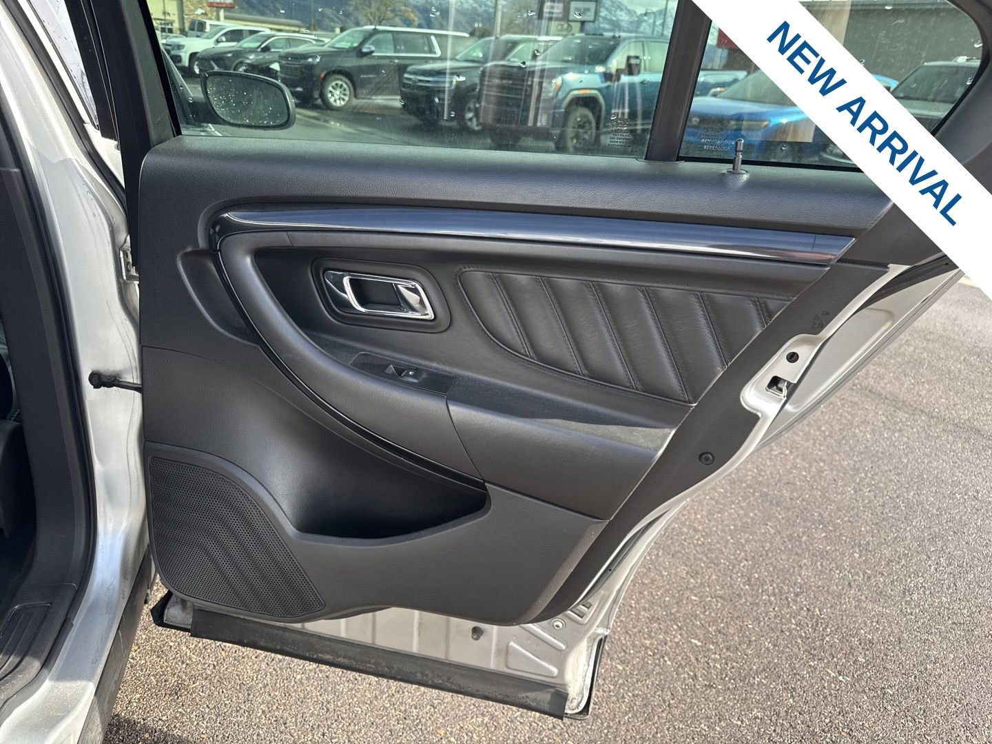 Used 2019 Ford Taurus SHO image 10