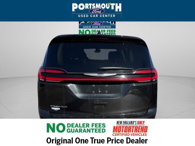 Used 2024 Chrysler Pacifica Touring-L image 34