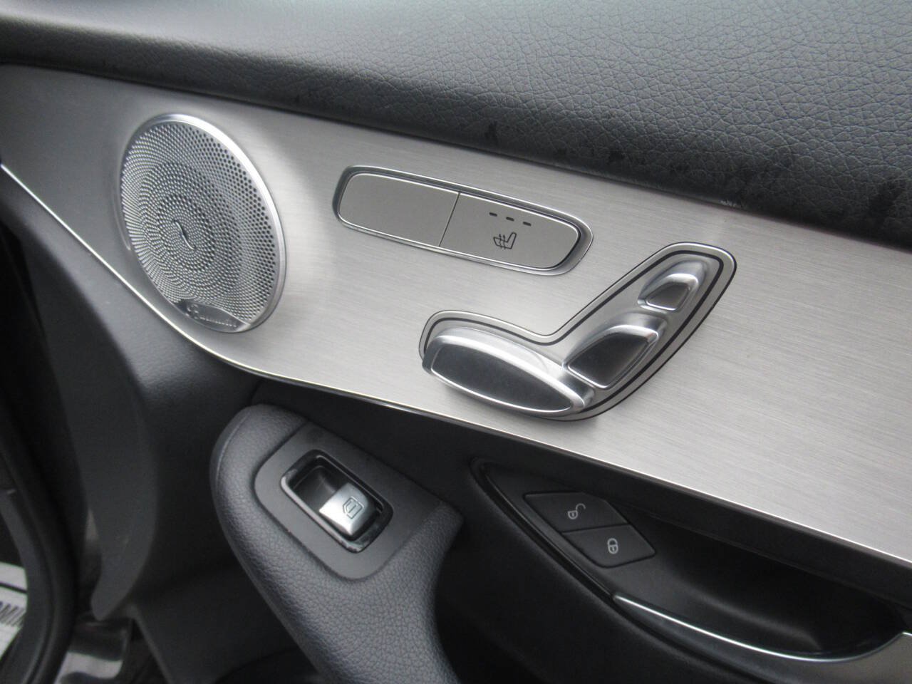 Used 2019 Mercedes-Benz GLC 300 4MATIC Coupe image 7