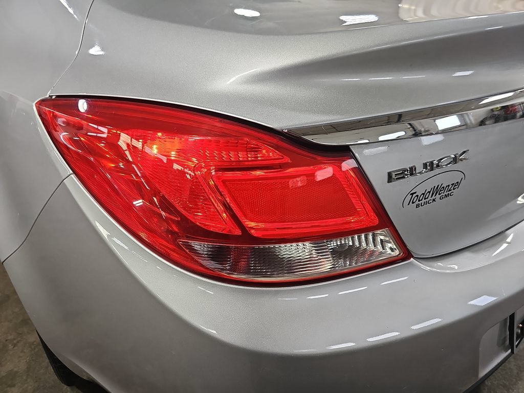 Used 2011 Buick Regal CXL FWD image 36
