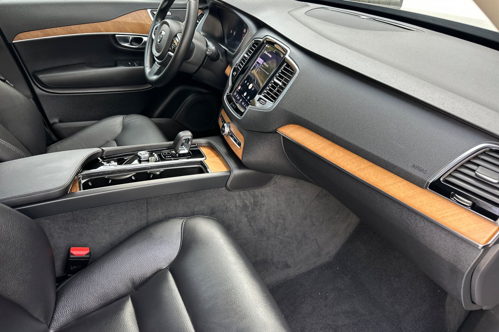 Certified 2025 Volvo XC90 B6 Plus AWD/4WD image 19