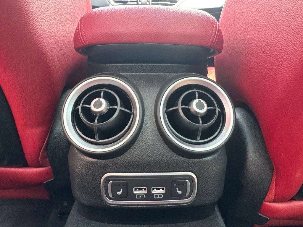 Used 2022 Alfa Romeo Giulia Veloce AWD/4WD image 56