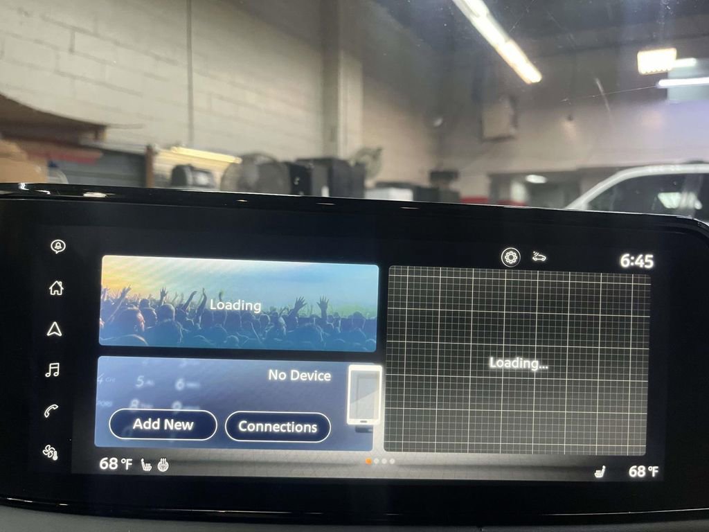 Used 2023 Nissan Ariya AWD image 18