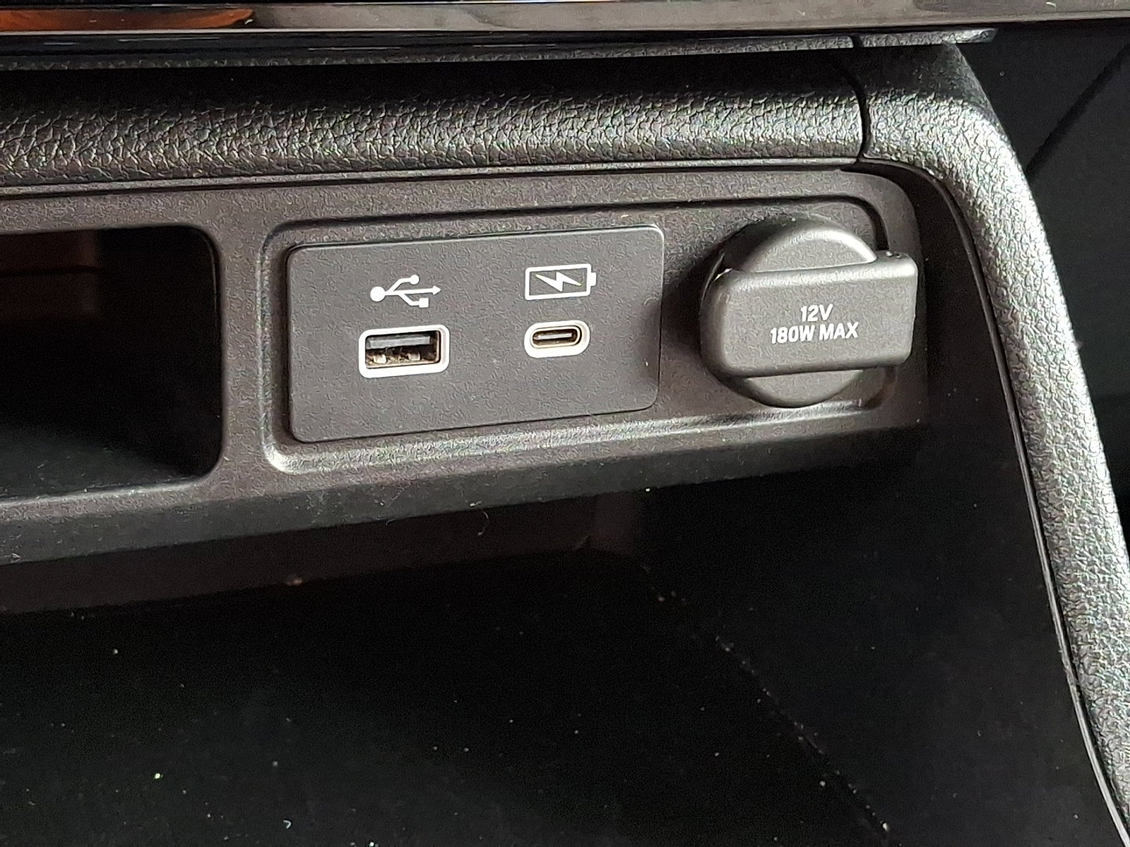 Used 2023 Honda Pilot LX image 25