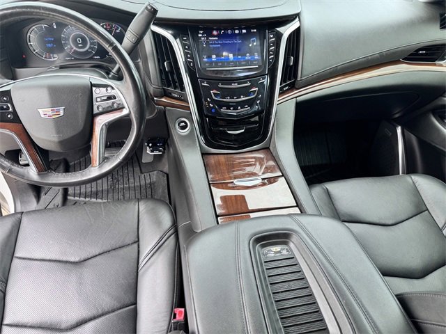 Used 2020 Cadillac Escalade Luxury image 28