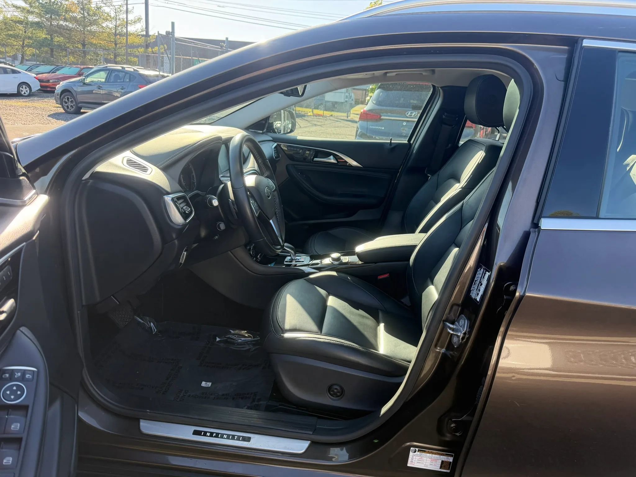 Used 2019 INFINITI QX30 Premium w/ Cargo Package AWD/4WD image 26