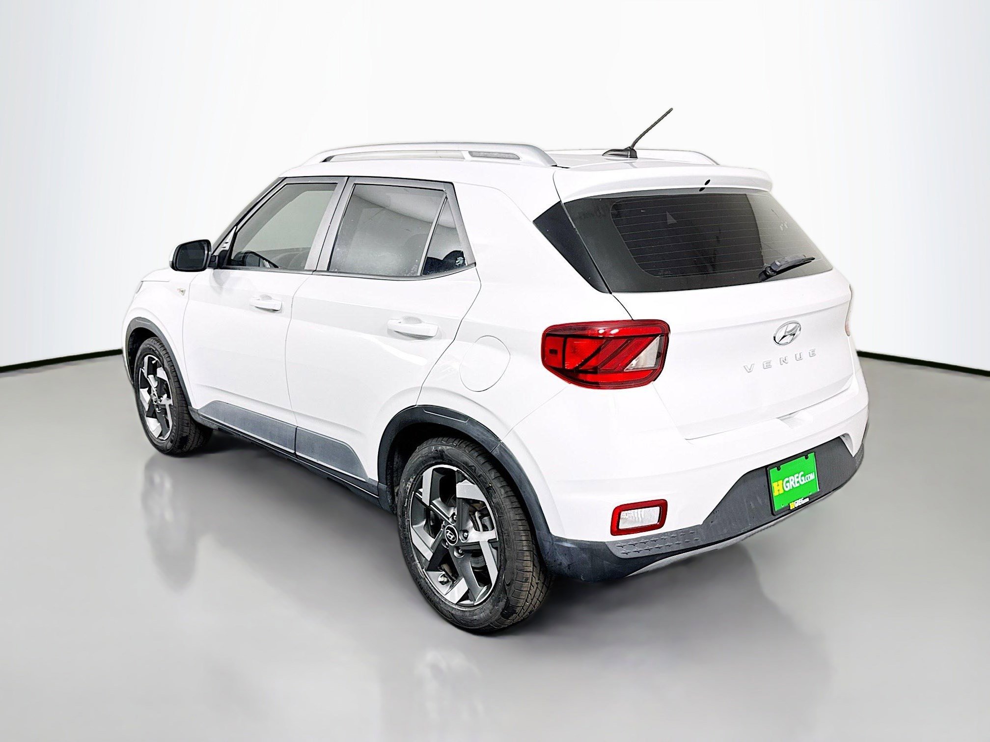 Used 2023 Hyundai Venue SEL w/ Cargo Package image 7