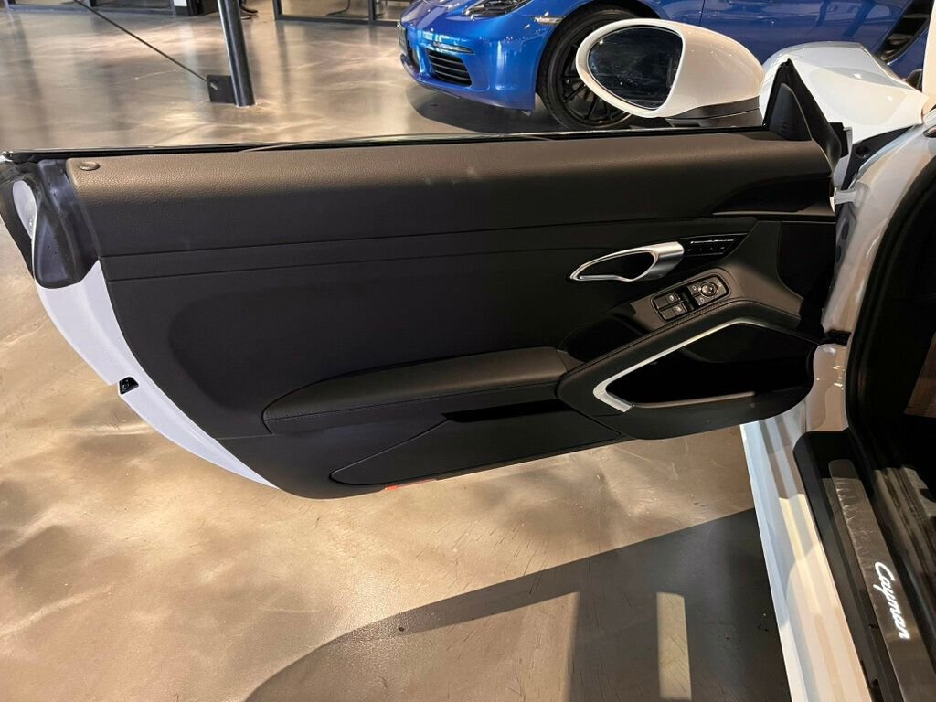 Used 2025 Porsche 718 Cayman w/ Sport Chrono Package image 13