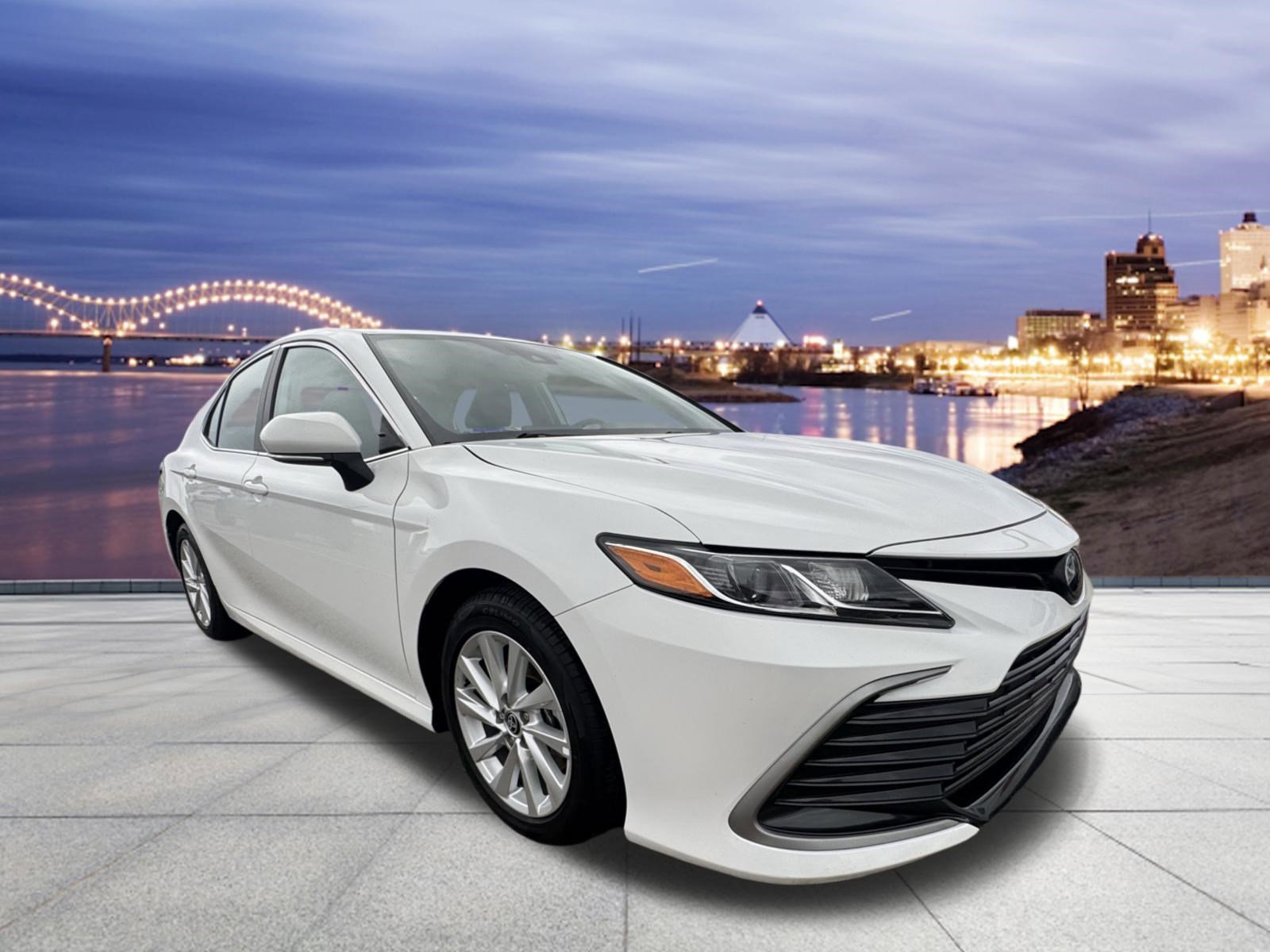 Used 2024 Toyota Camry LE image 4